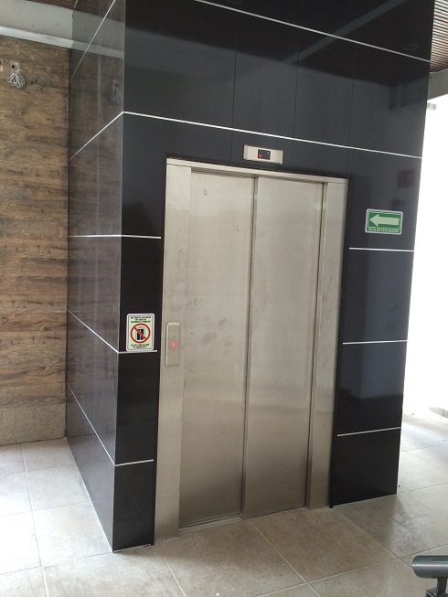 elevador cerrado